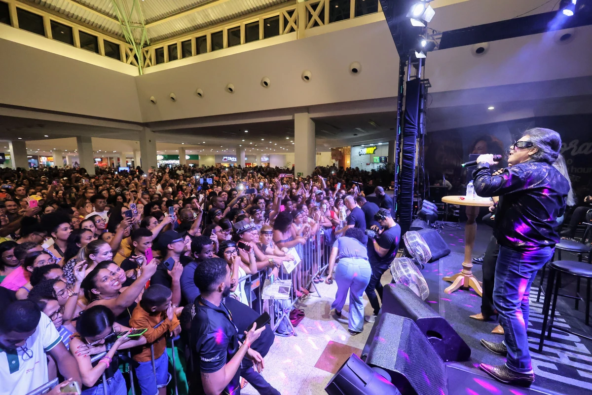 Apresentação lotou a Praça de Alimentação do shopping
