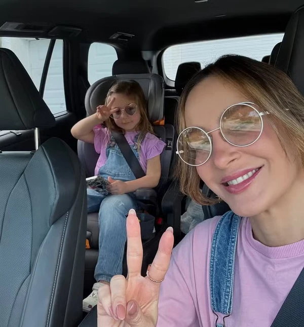 Claudia Leitte e a filha Bela  por Reprodução/Instagram