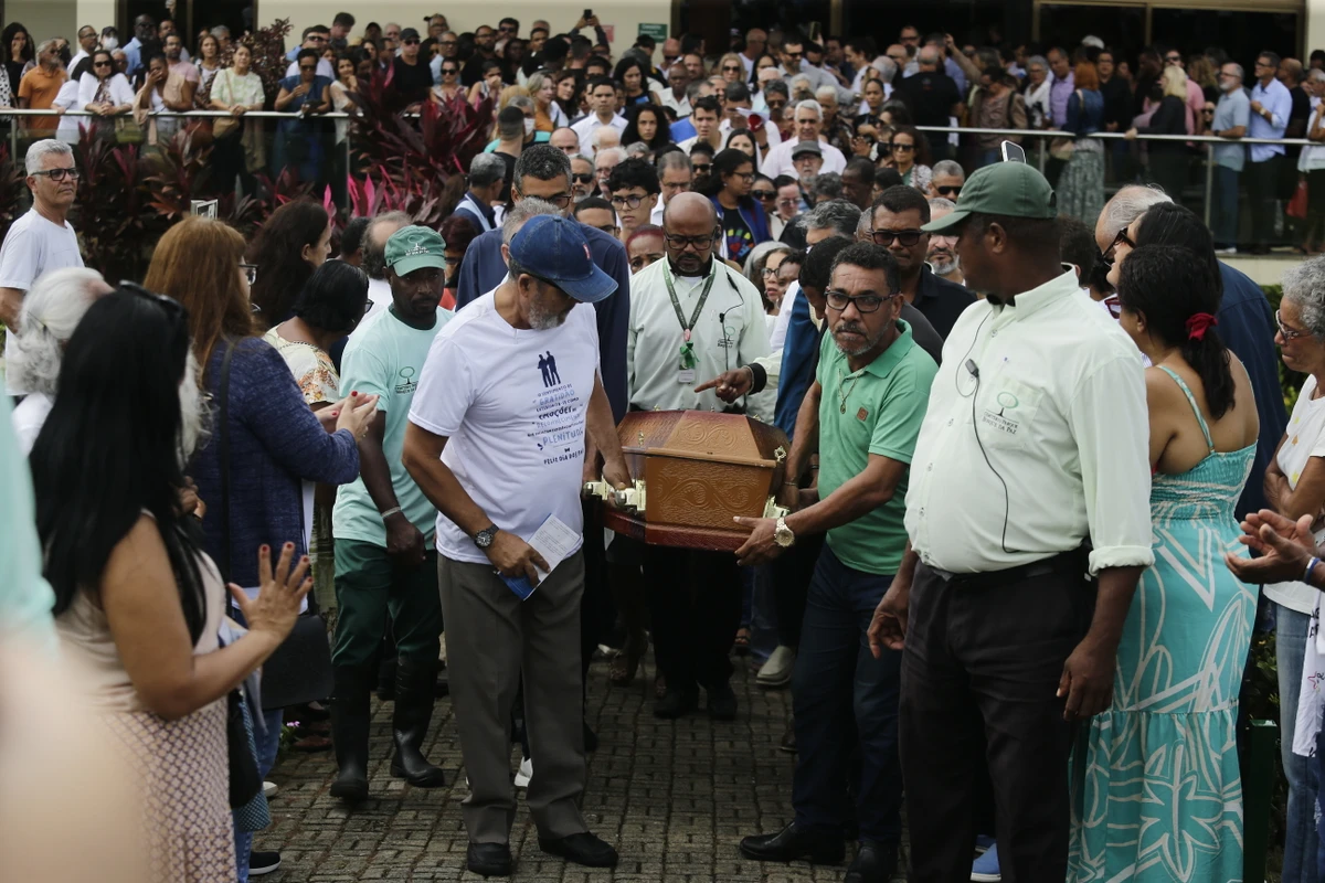 Enterro de Divaldo Franco