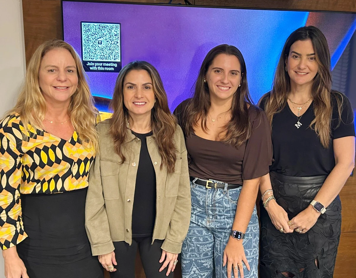 Laura Passos, Renata Correia, Paula Carvalha e Michele Estevez 