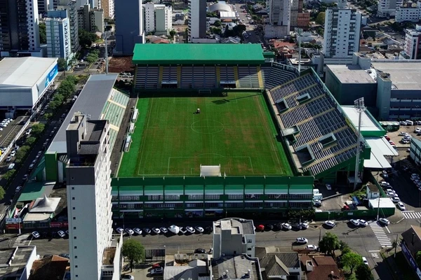 Partida ocorre na Arena Condá, em Chapecó