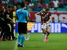 Imagem - Autor de gol do Vitória, Renato Kayzer lamenta derrota e explica forma física: 'Vai ficar melhor'