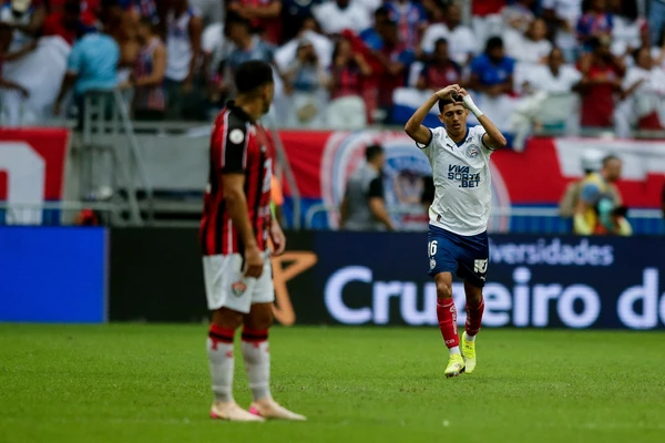 Erick Pulga fez o primeiro gol do Bahia no clássico Ba-Vi