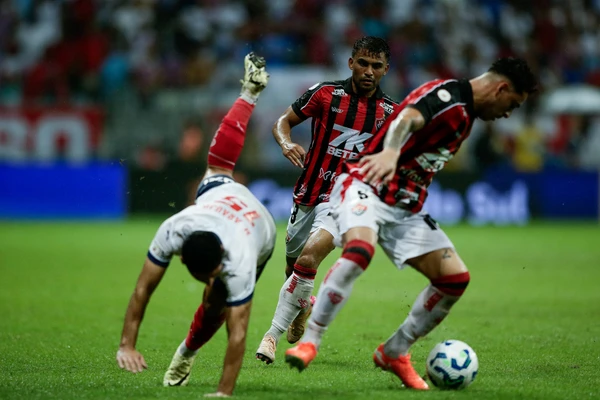 Ronald lamentou a postura do Vitória diante do Bahia no Ba-Vi