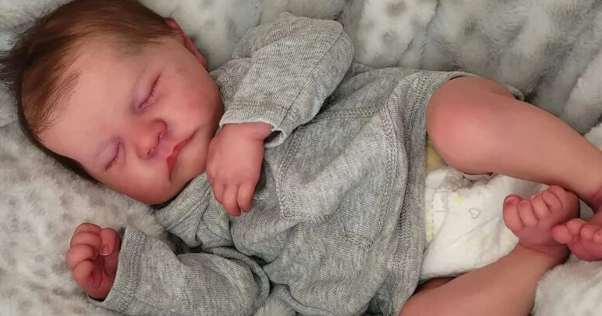 Imagem - Recepcionista de Salvador aciona Justiça após ter licença-maternidade de bebê reborn negada
