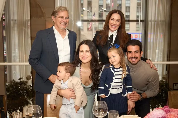 Cláudia Raia e Edson Celulari celebraram a filha juntos