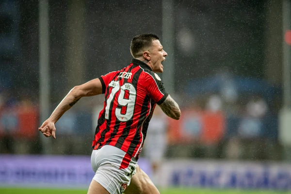 Renato Kayzer tem bom início com a camisa do Vitória