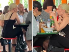 Imagem - Lady Gaga sai pra beber cerveja em Cingapura e fãs brasileiros reclamam: 'Aqui nem um tchau da janela'