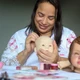 Imagem - Custam até R$ 12 mil e podem medir 1,20 m: o que faz o bebê reborn ser tão realista