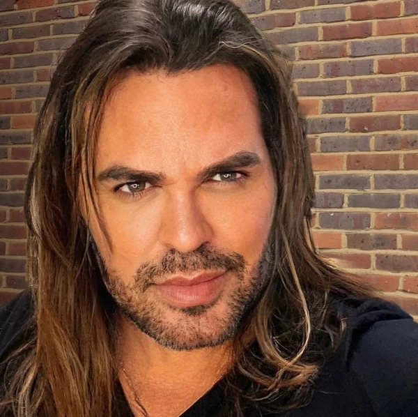Antes e depois de Eduardo Costa