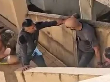Imagem - Irmãos são presos por guardar cadáver do pai em casa para continuar recebendo dinheiro