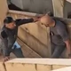 Imagem - Irmãos são presos por guardar cadáver do pai em casa para continuar recebendo dinheiro
