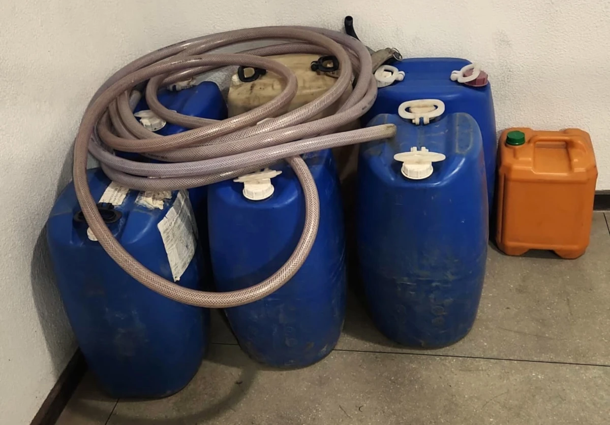 Combustível foi recuperado em área de mata