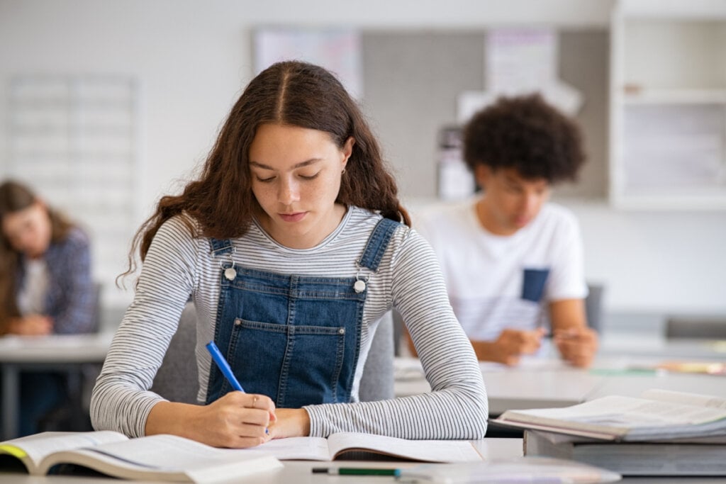 É importante dominar conceitos básicos de matemática (Imagem: Ground Picture | Shutterstock)