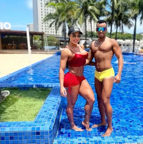 Juliano Carvalho com Gracyanne Barbosa