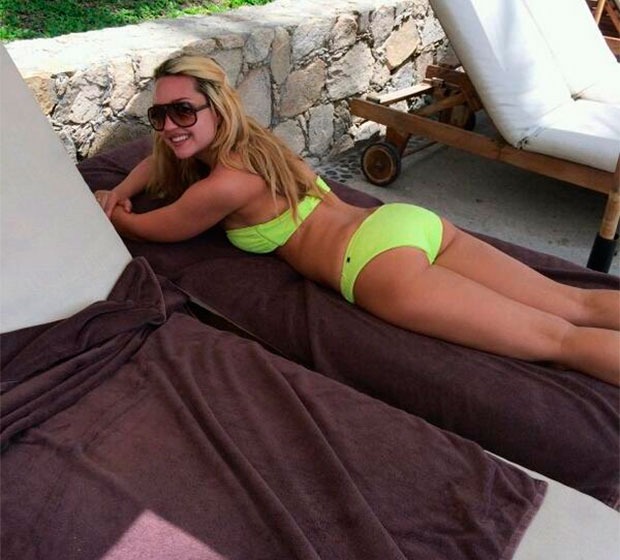 Amanda Bynes em 2015 aparentando estar bem e feliz por Reprodução/Redes Sociais 