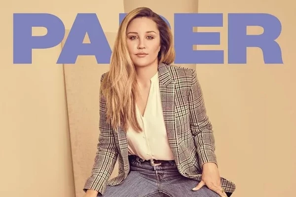 Amanda Bynes para revista Paper Magazine em 2018, cinco anos após internações em ala psiquiátrica e clínica de reabilitação por Divulgação/Paper Magazine
