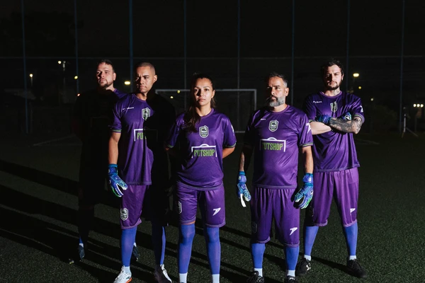 Goleiro de Aluguel lança campanha “Vivendo Uma Vida Dupla”