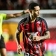 Imagem - Com retornos e improviso na lateral, o Vitória está escalado para encarar o Santos