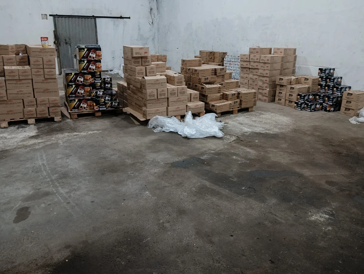 Carga roubada no Imbuí foi encontrada em depósito clandestino BA-093, por Divulgação