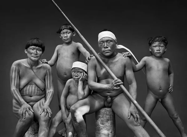 Família Korubo, no Amazonas por Reprodução/Sebastião Salgado