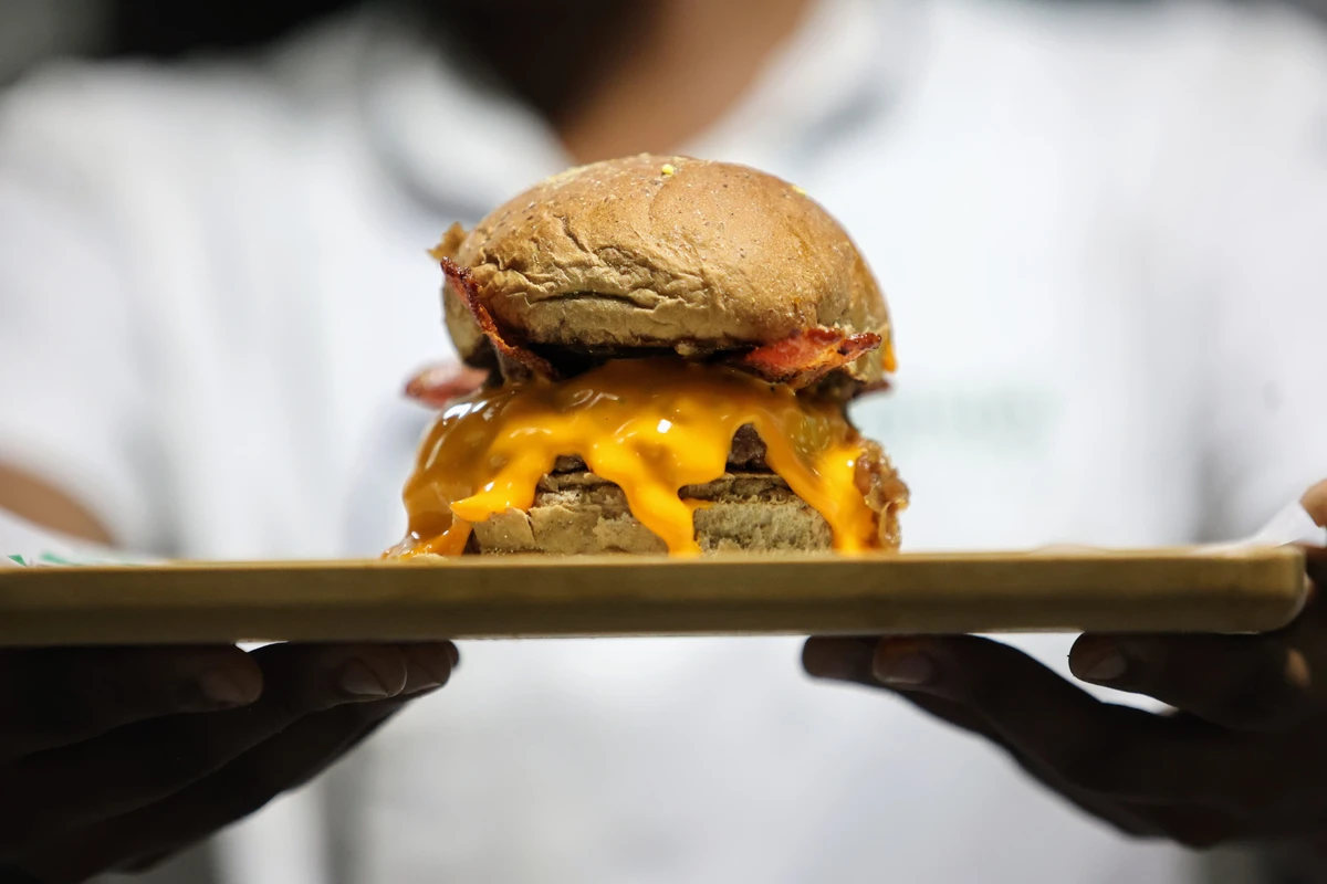 Hambúrguer Federado, do Varanda Burguer por Marina Silva/CORREIO