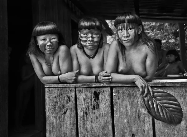Indígenas Suruwahá, no Amazona por Reprodução/Sebastião Salgado
