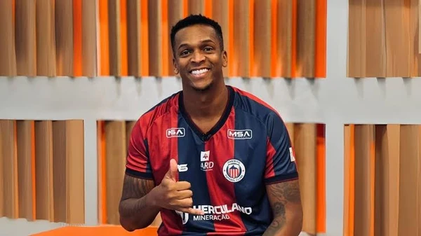 Jô, ex-atacante da Seleção Brasileira por Reprodução/Redes Sociais 