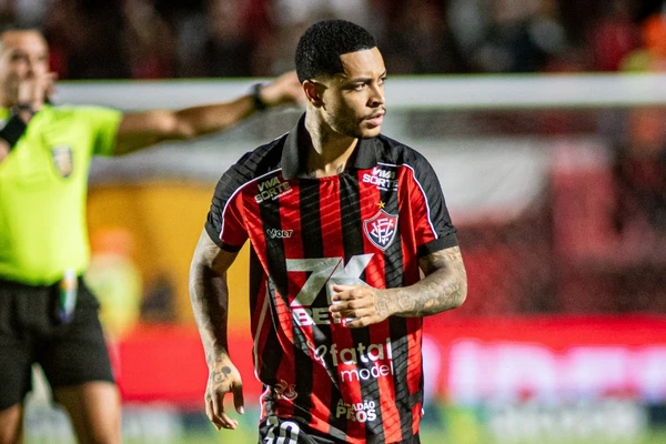 Matheuzinho tem 100 partidas pelo Vitória por Victor Ferreira/EC Vitória