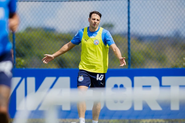 Santiago Arias treinou com o elenco do Bahia antes de enfrentar o Grêmio