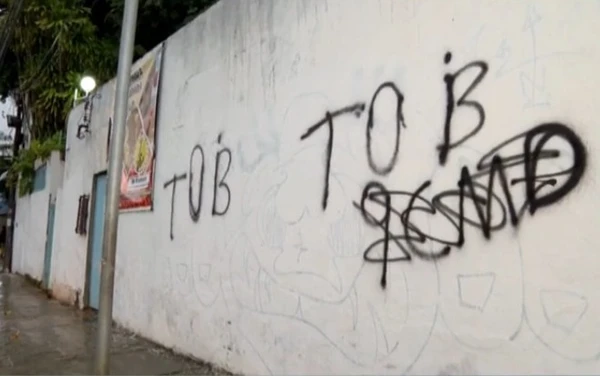 Terreiro Casa de Oxumarê foi pichado por integrantes de torcida organizada