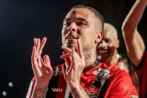 Thiaguinho rescindiu contrato com o Vitória