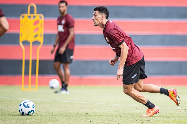 Vitória recebe o Santos neste domingo (25)