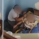 Imagem - VÍDEO: Cuidadora agride idosa de 78 anos e é flagrada por câmeras na Bahia