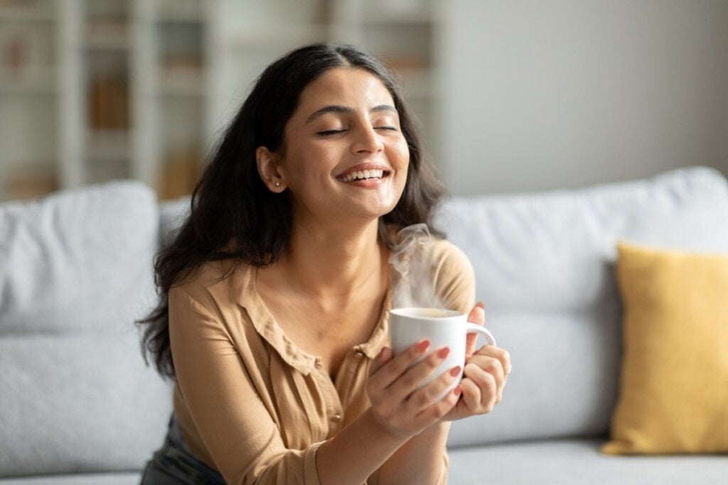 O café contém antioxidantes que contribuem para a saúde celular e prevenção de doenças (Imagem: fast-stock | Shutterstock)