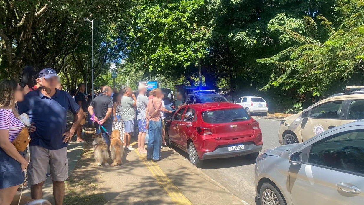 Imagem - Tiroteio em praça da Pituba cria pânico e faz adultos e crianças se jogarem no chão
