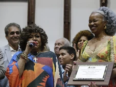 Imagem - Alcione recebe título de cidadã baiana em Salvador