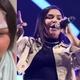 Imagem - Cantora caída no chão é agredida com garrafa de vidro: 'Por causa de ciúme'