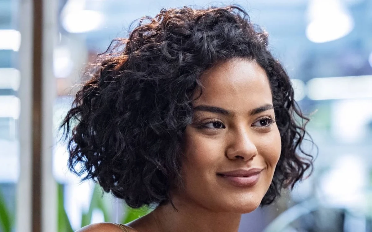 Bella Campos por Reprodução