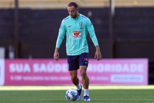Caralos Augusto (Inter de Milão)  por Vitor Silva/CBF 