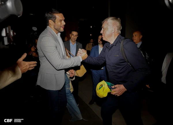 Chegada de Ancelotti ao Rio por RAFAEL RIBEIRO/CBF
