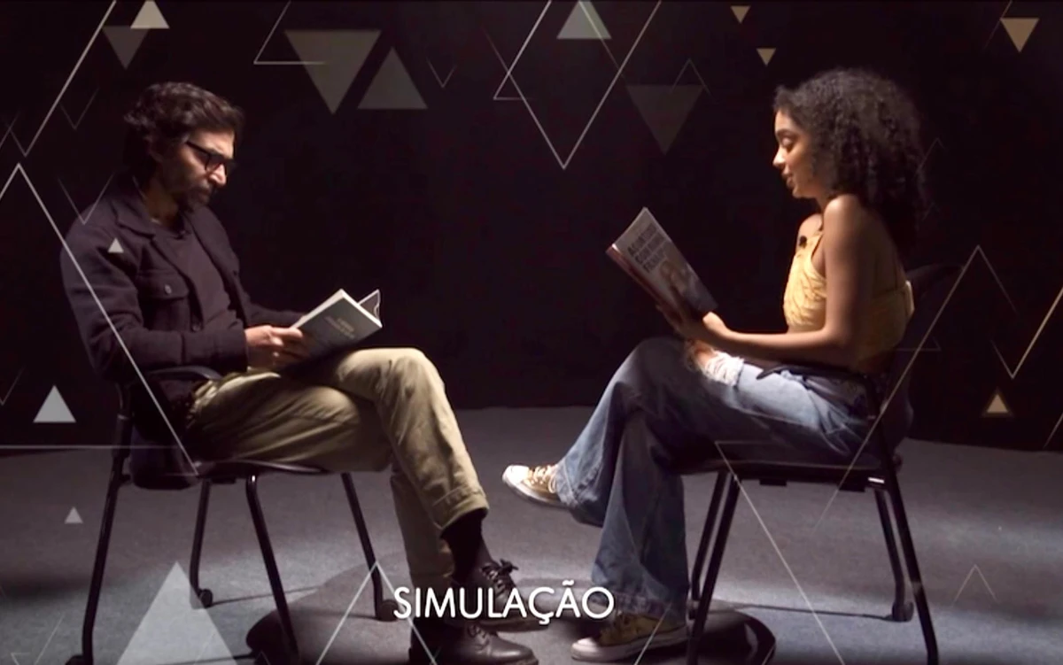Os atores Júlio Andrade e Laura Castro interpretaram trechos do livro