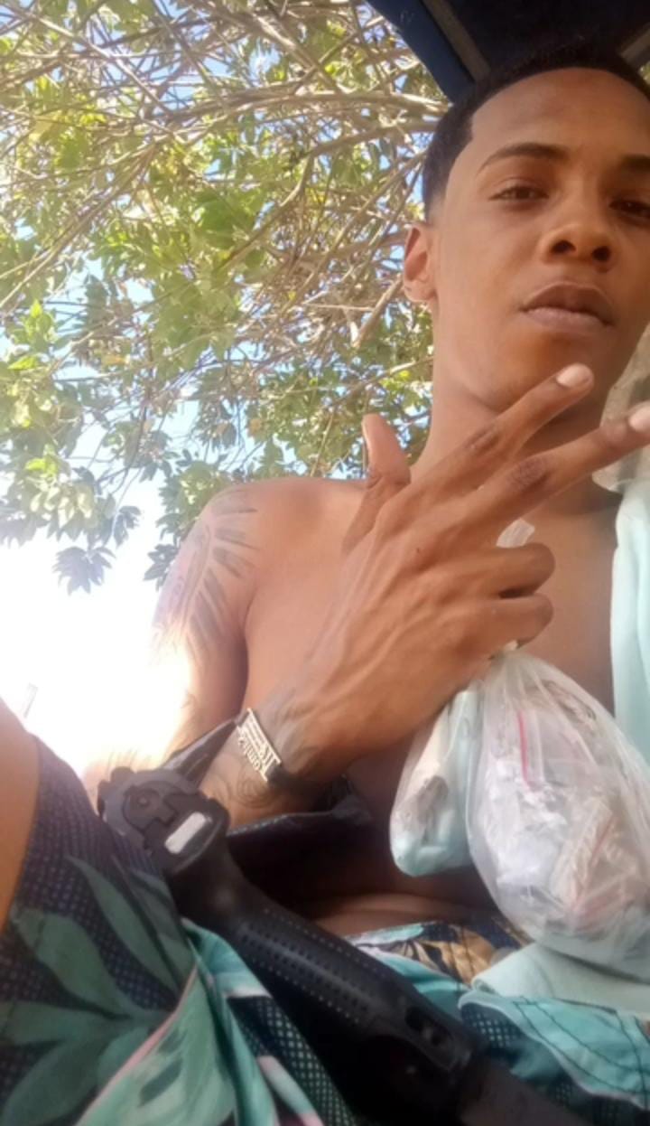 Pocoyo tinha fotos com sinais em referência ao BDM por Reprodução