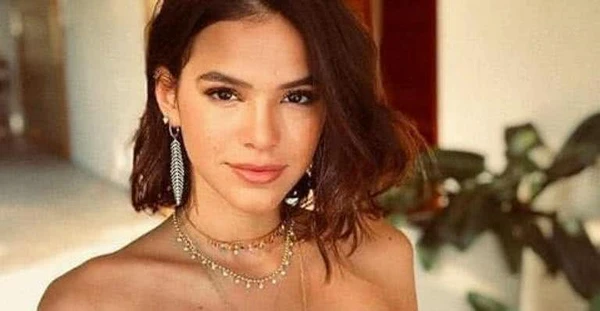 Bruna Marquezine por Reprodução
