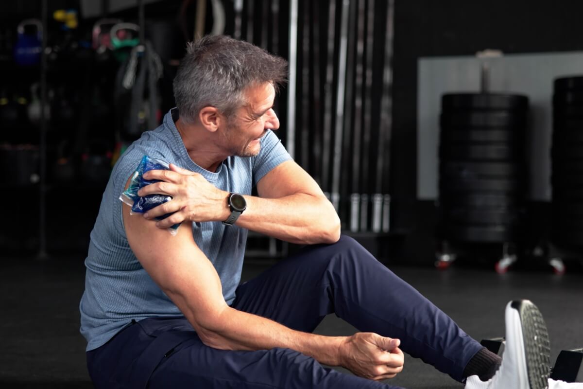 É essencial ficar atento às dores após o treino (Imagem: Andrey_Popov | Shutterstock)