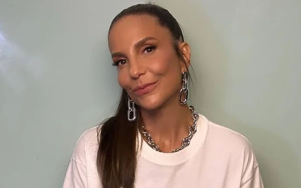 Já quis ter o cabelo da Cleo, os olhos da Grazi e a saboneteira da Taís Araújo. por Reprodução