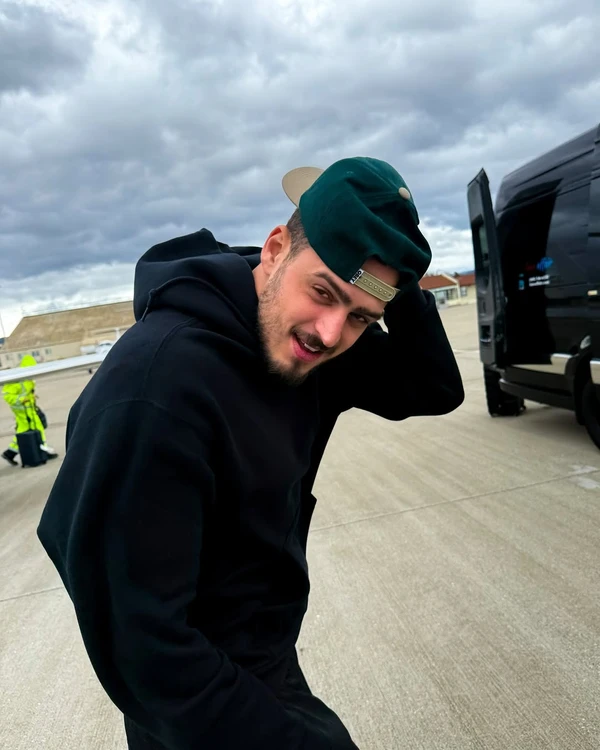Jon Vlogs por Reprodução/Instagram
