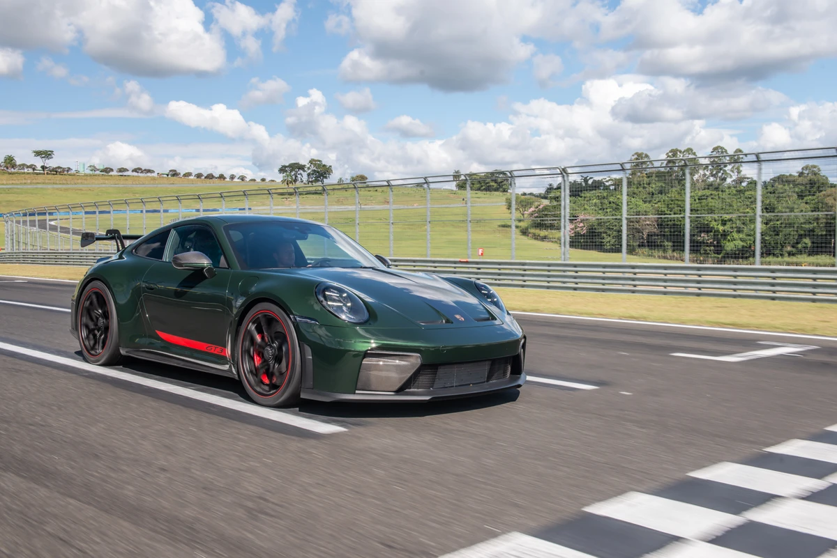 A versão GT3 do 911 usa um motor 4 litros aspirado por Divulgação