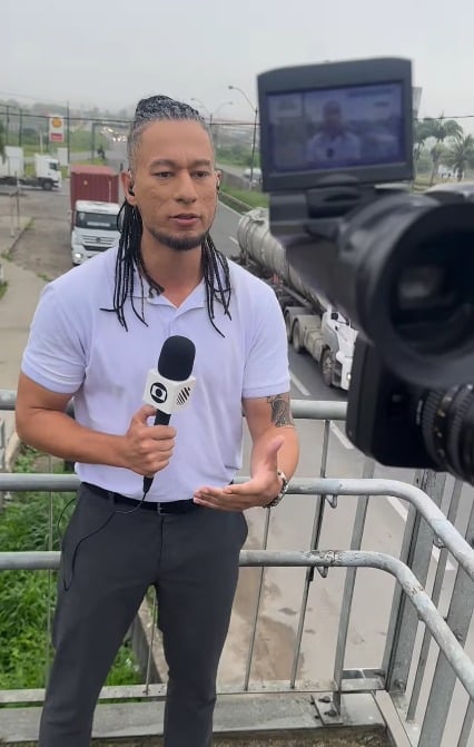 Repórter desabafa sobre racismo nas redes sociais por Reprodução 