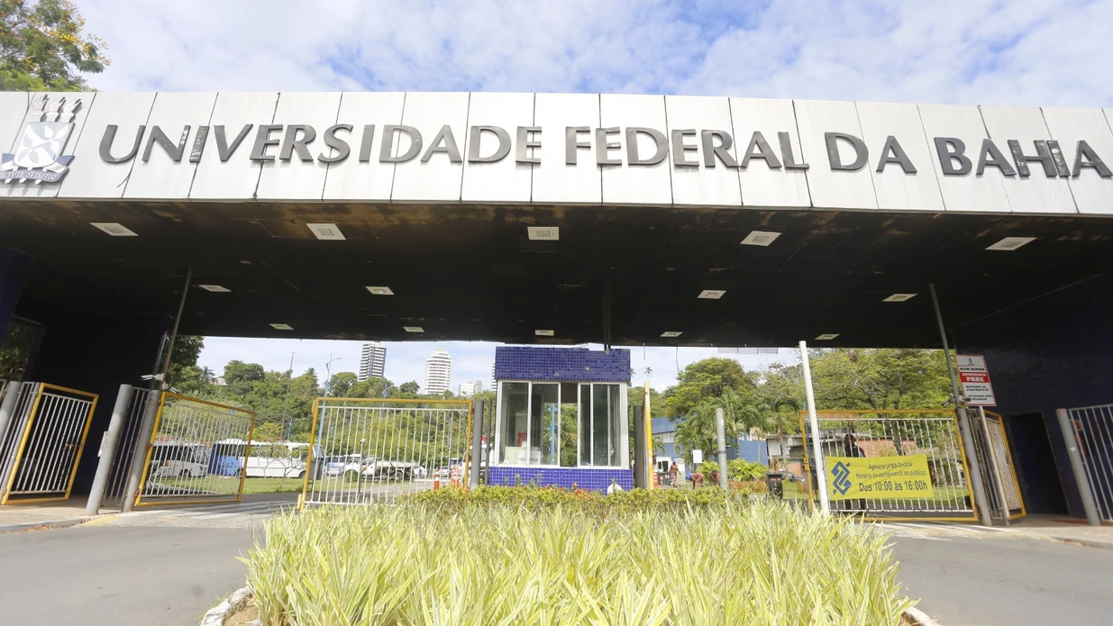 Imagem - Ufba anuncia concurso com vagas em diversas áreas e salários de até R$ 13,2 mil